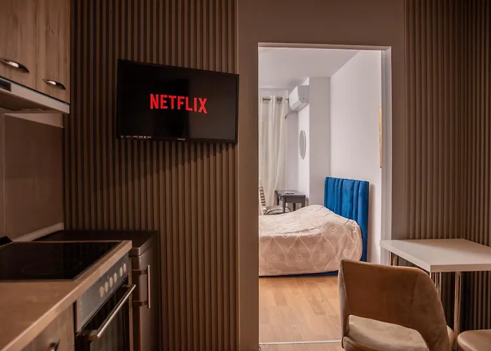 Suprem Modern Near Center, Self Check-in & Fast Wi-fi *