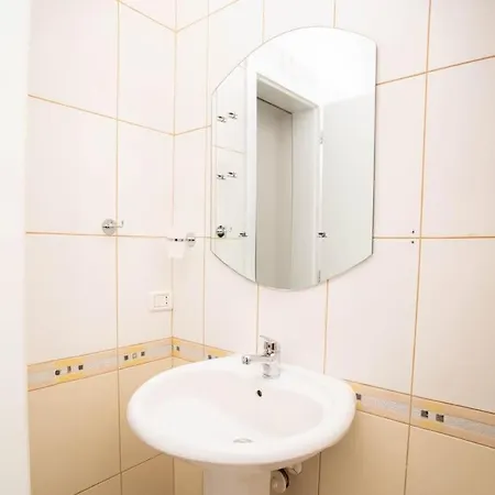 Suprem Modern Near Center, Self Check-in & Fast Wi-fi Apartamento Tirana